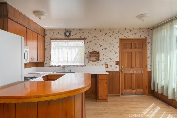 911 Central Park Drive, Paradise, California 95969