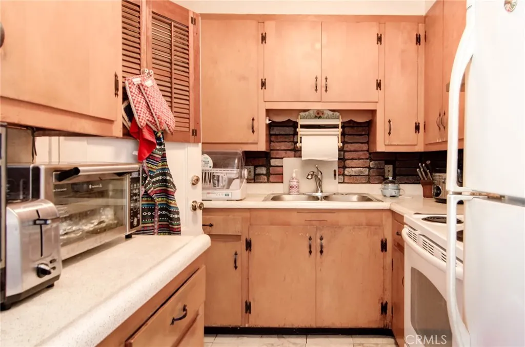 3357 W 134th Place, Hawthorne, California 90250 home-pic-13