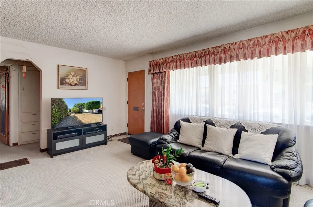 3357 W 134th Place, Hawthorne, California 90250 home-pic-7