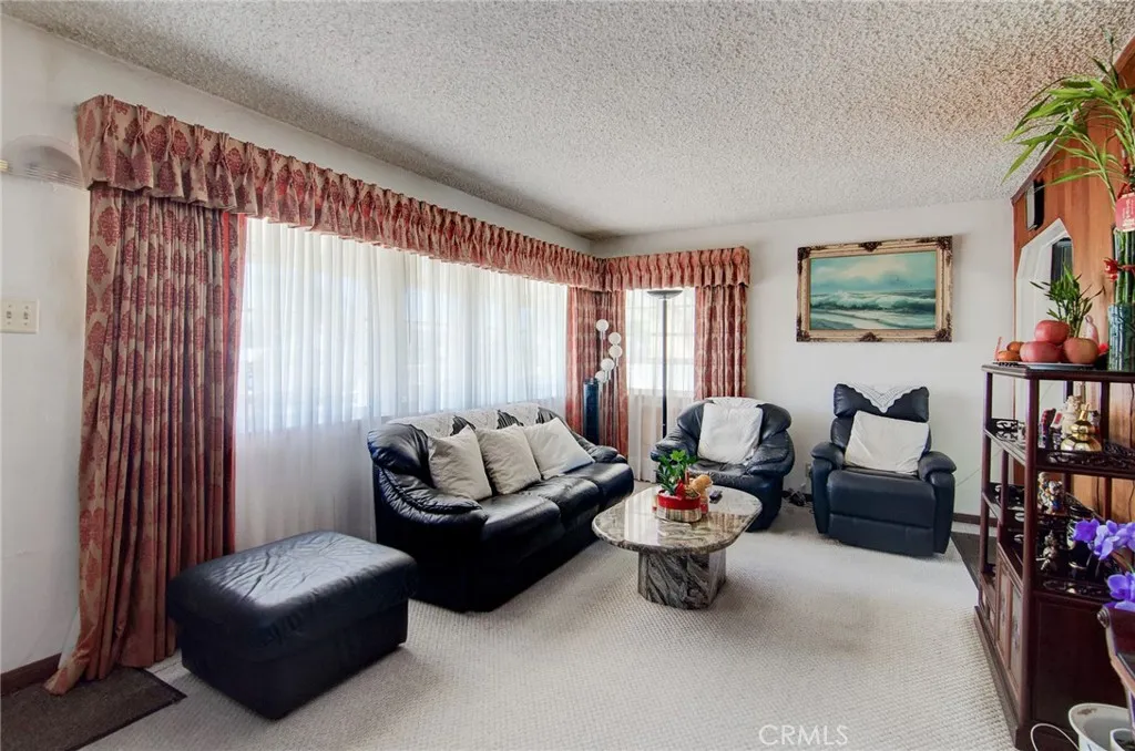 3357 W 134th Place, Hawthorne, California 90250 home-pic-5