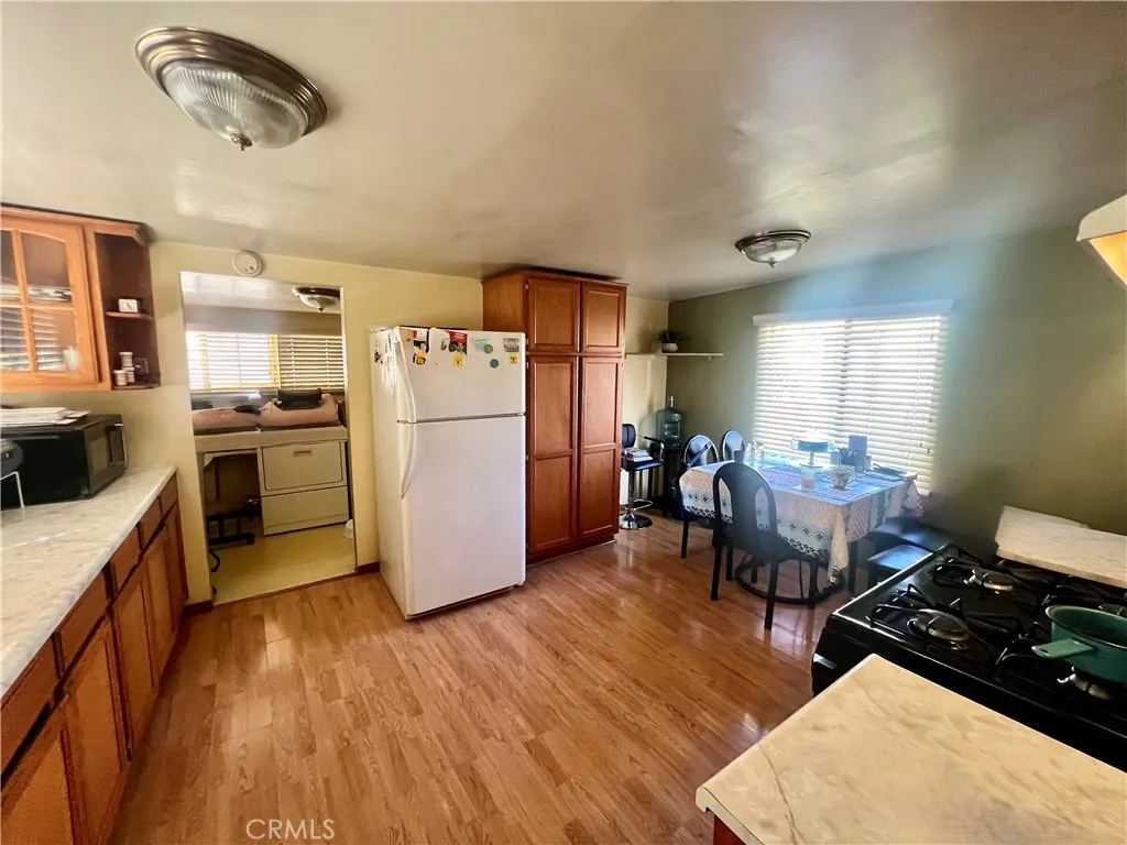 933 S La Verne Avenue, East Los Angeles, California 90022 home-pic-9