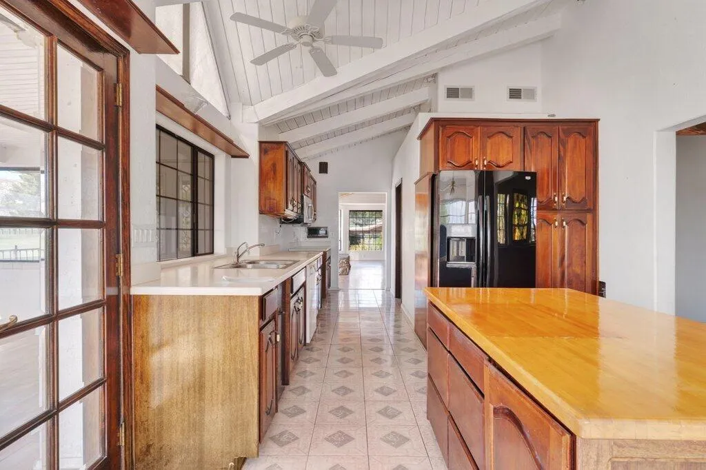64400 Lema Court, Desert Hot Springs, California 92240 home-pic-4