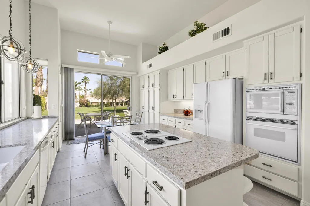 29320 S Laguna Drive, Cathedral City, California 92234 home-pic-10