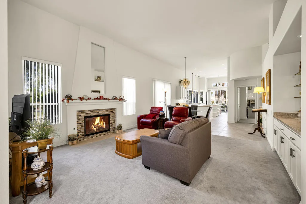 29320 S Laguna Drive, Cathedral City, California 92234 home-pic-2