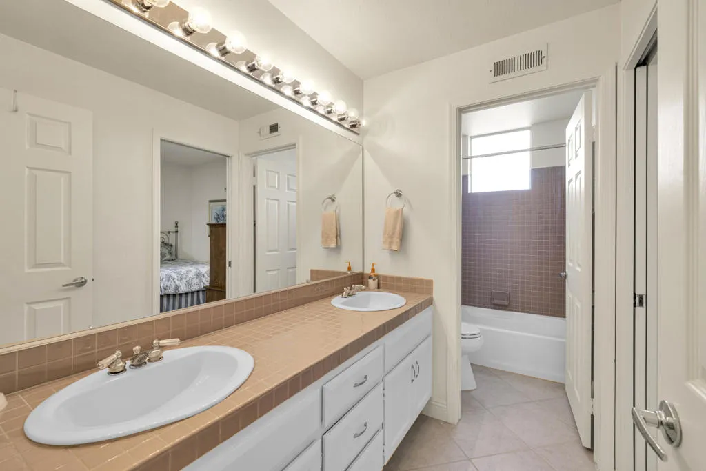 29320 S Laguna Drive, Cathedral City, California 92234 home-pic-23