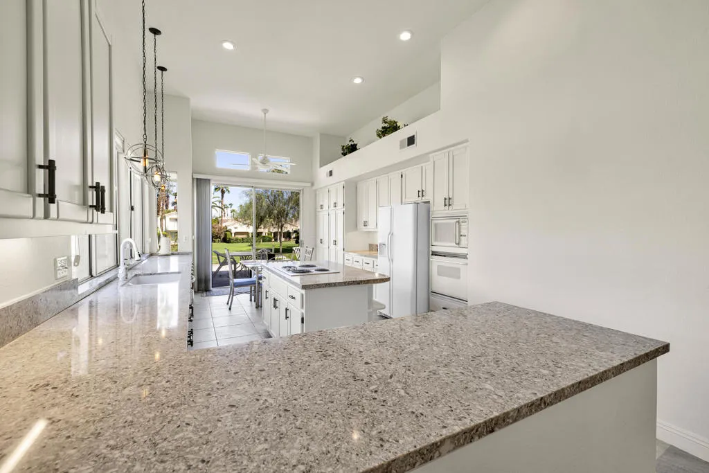 29320 S Laguna Drive, Cathedral City, California 92234 home-pic-8