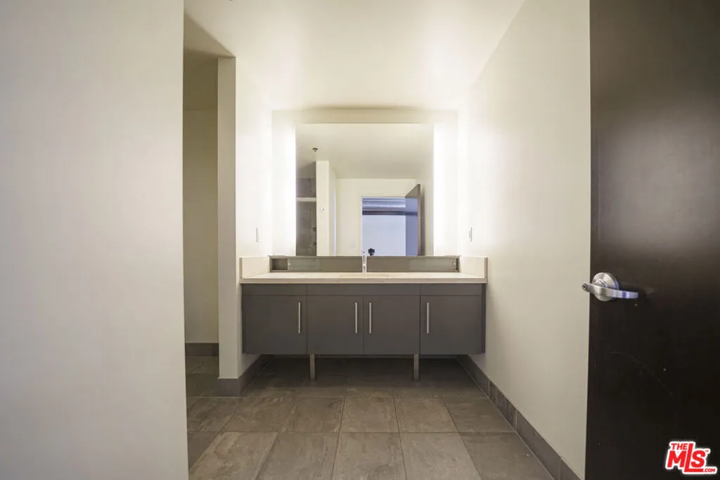 1100 S Hope Street 1506, Los Angeles, California 90015 home-pic-15