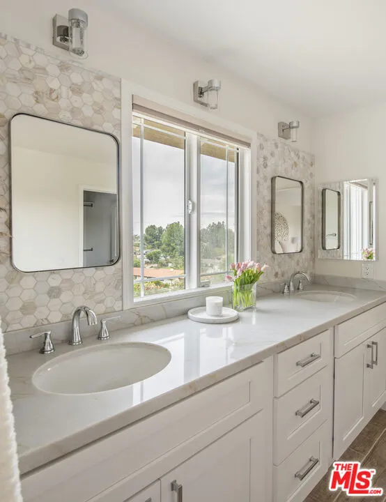 29720 Monte Verde Road, Temecula, California 92591 home-pic-19