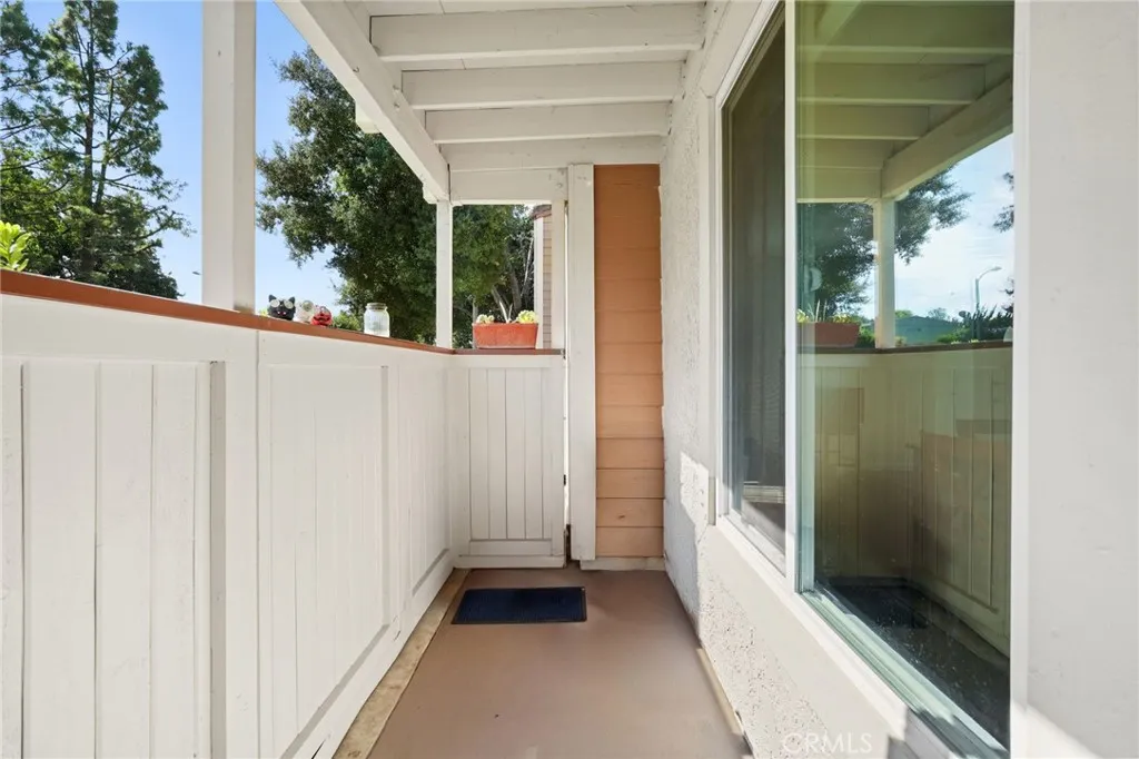 2426 Pleasant Way E, Thousand Oaks, California 91362 home-pic-21