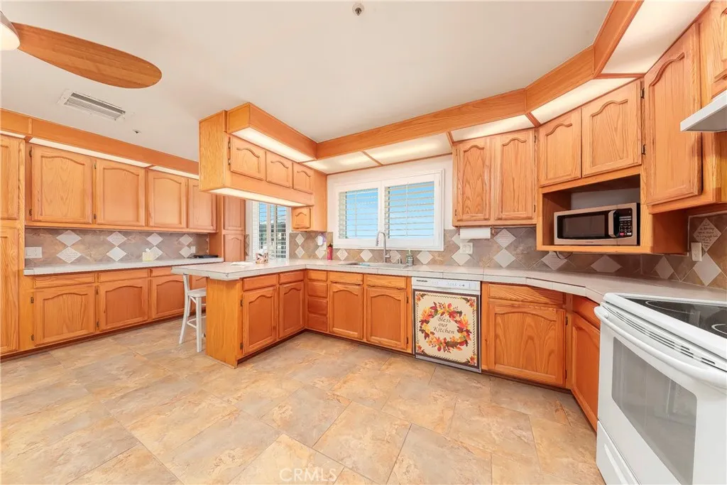 4636 E Avenue H, Lancaster, California 93535 home-pic-52