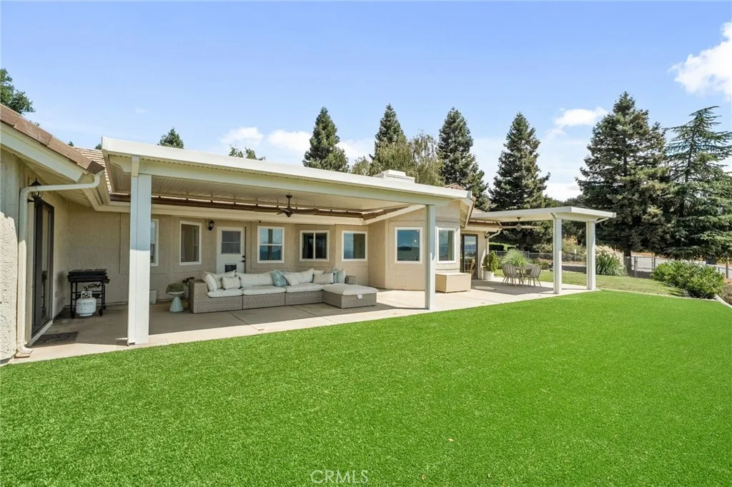 13288 Oak Crest Drive, Yucaipa, California 92399 home-pic-58