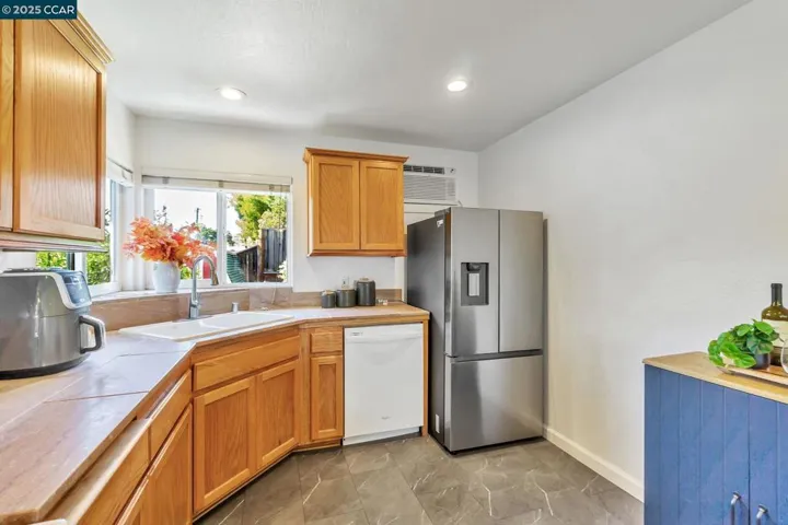 2490 Birch St, Martinez, California 94553