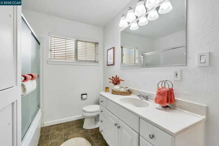 2490 Birch St, Martinez, California 94553