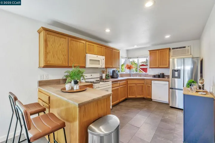 2490 Birch St, Martinez, California 94553