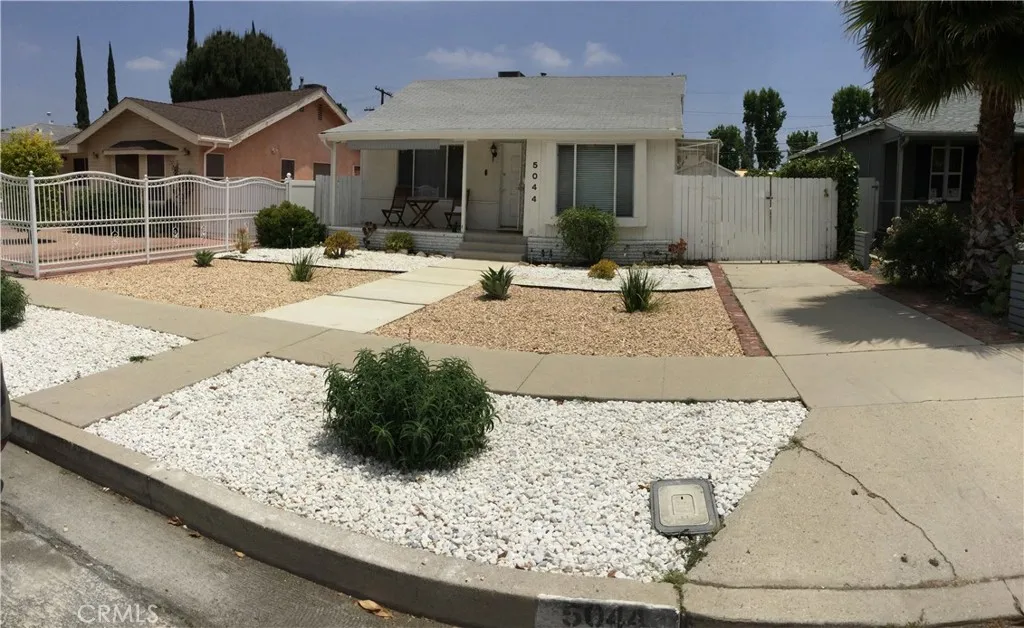 5044 Newcastle Avenue, Encino, California 91316, 3 Bedrooms Bedrooms, ,2 BathroomsBathrooms,Residential Lease,For Rent,Newcastle,SR25200178