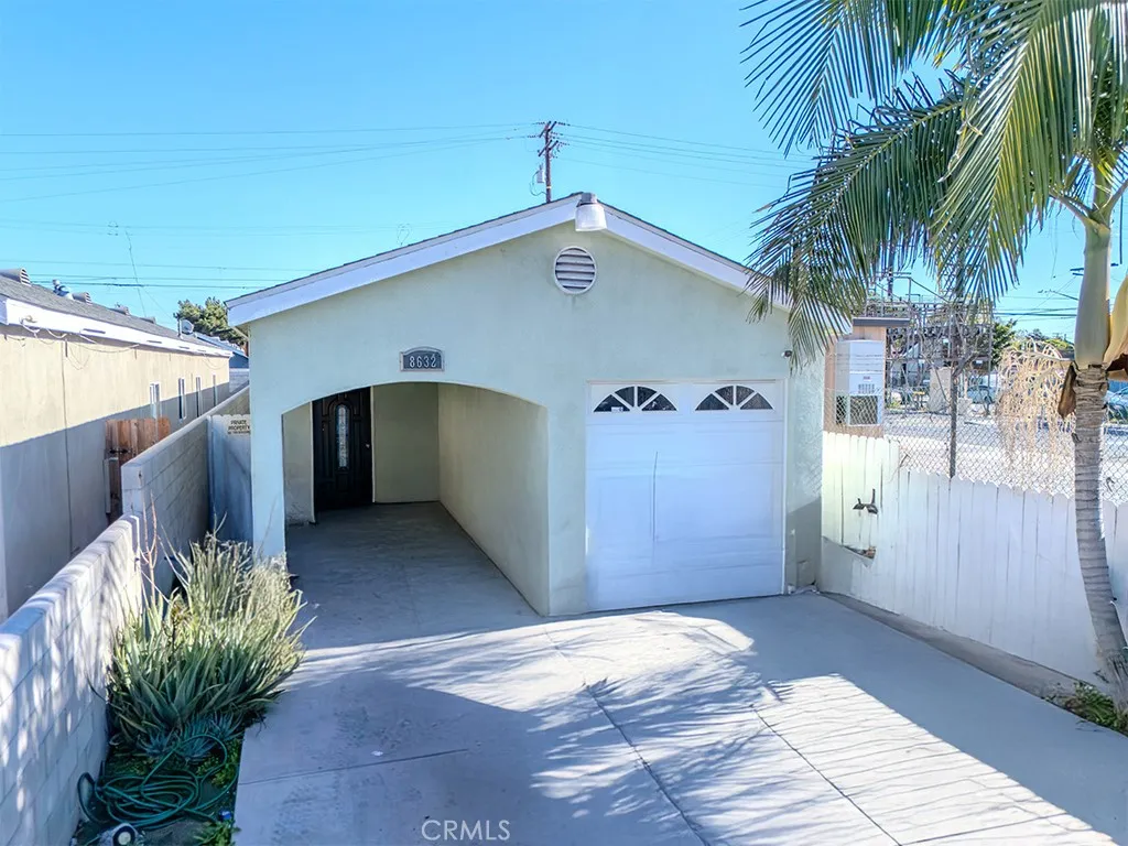 8632 S Fir Avenue, Los Angeles, California 90002 home-pic-0