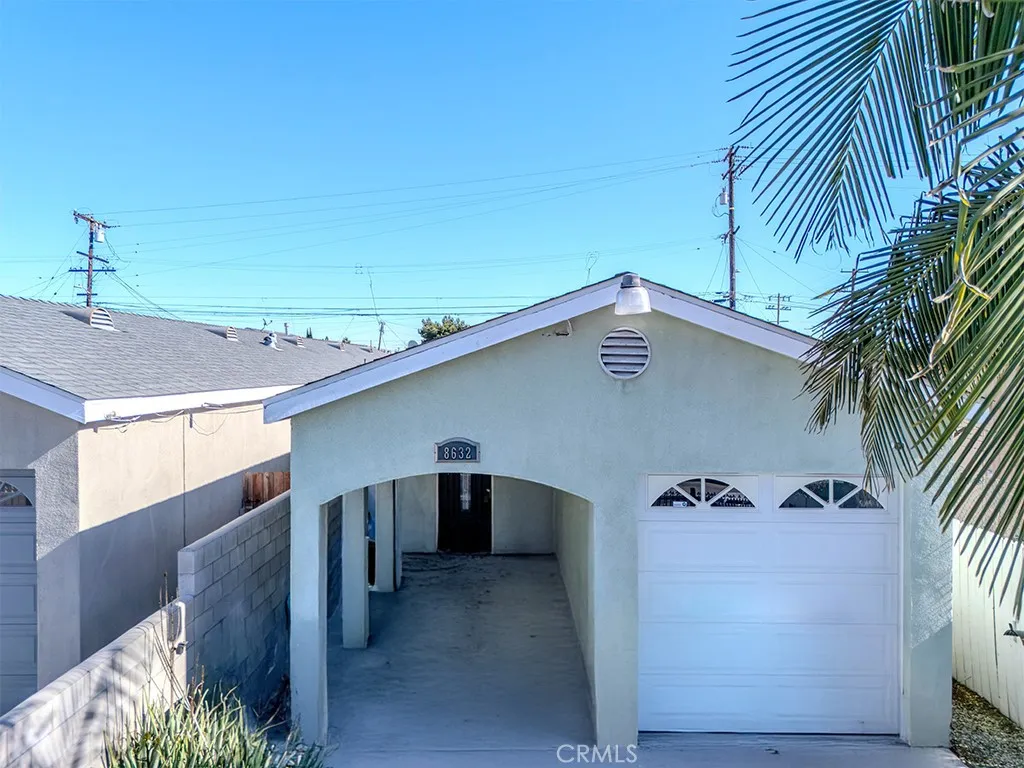 8632 S Fir Avenue, Los Angeles, California 90002 home-pic-1