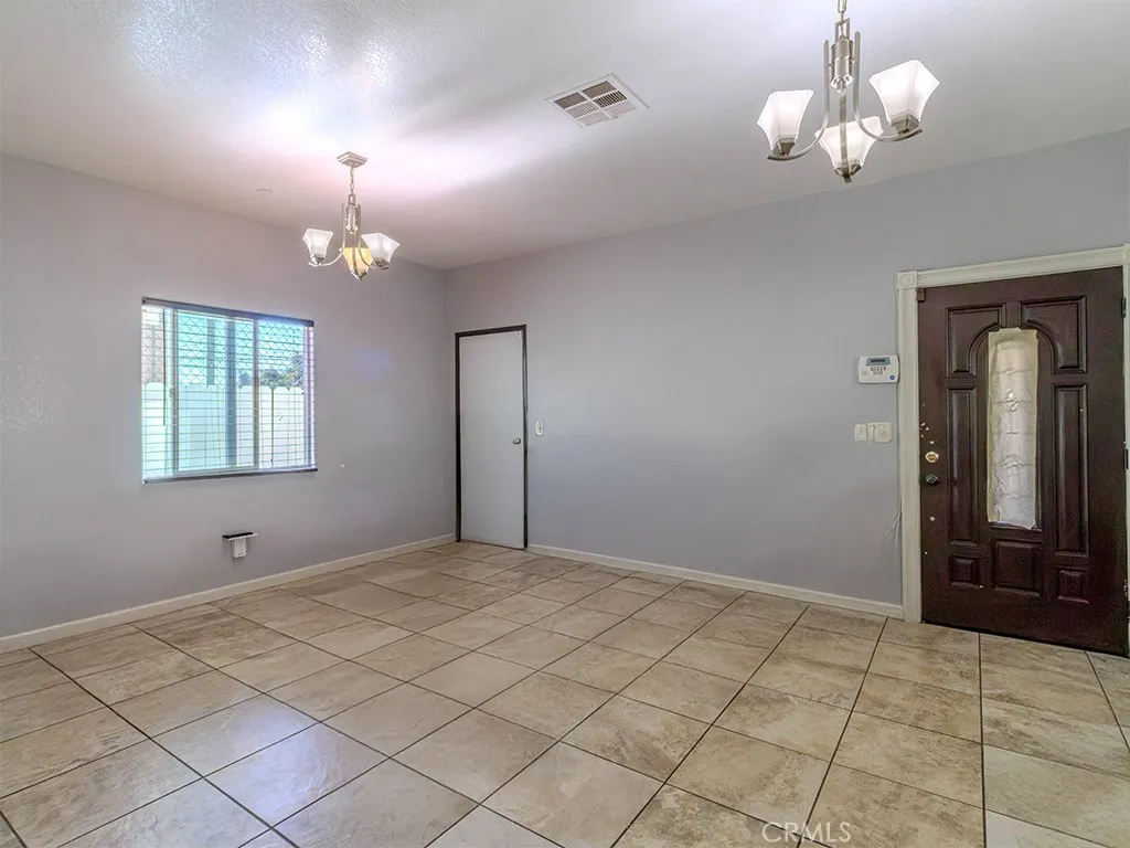 8632 S Fir Avenue, Los Angeles, California 90002 home-pic-2