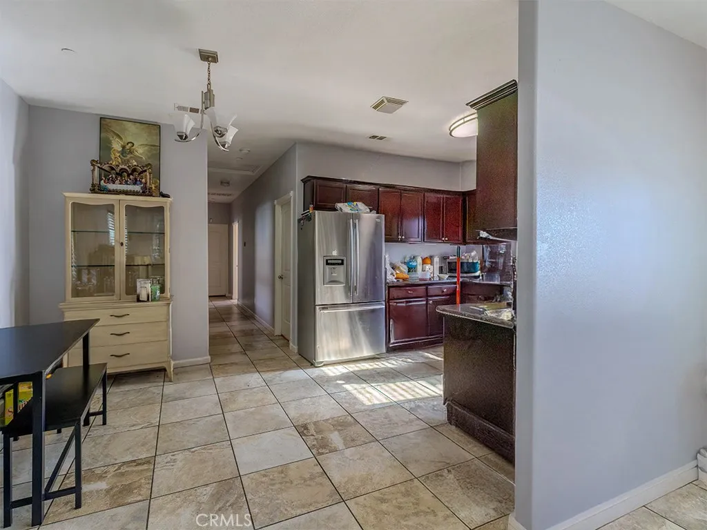 8632 S Fir Avenue, Los Angeles, California 90002 home-pic-3