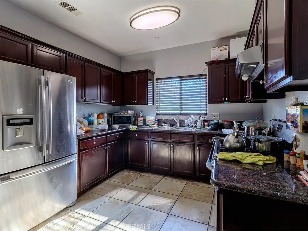 8632 S Fir Avenue, Los Angeles, California 90002 home-pic-6