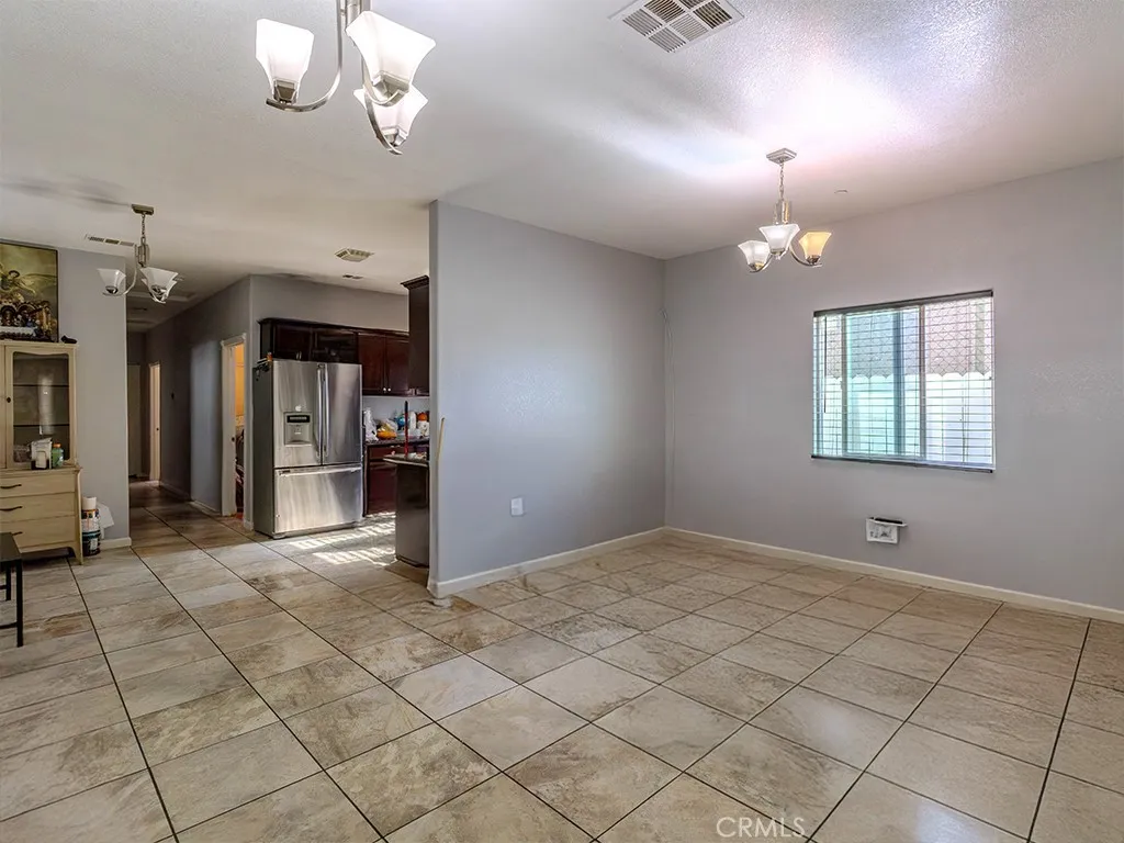 8632 S Fir Avenue, Los Angeles, California 90002 home-pic-4
