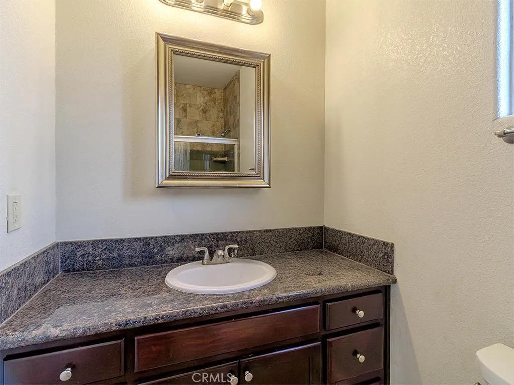 8632 S Fir Avenue, Los Angeles, California 90002 home-pic-13