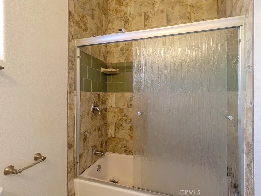 8632 S Fir Avenue, Los Angeles, California 90002 home-pic-14