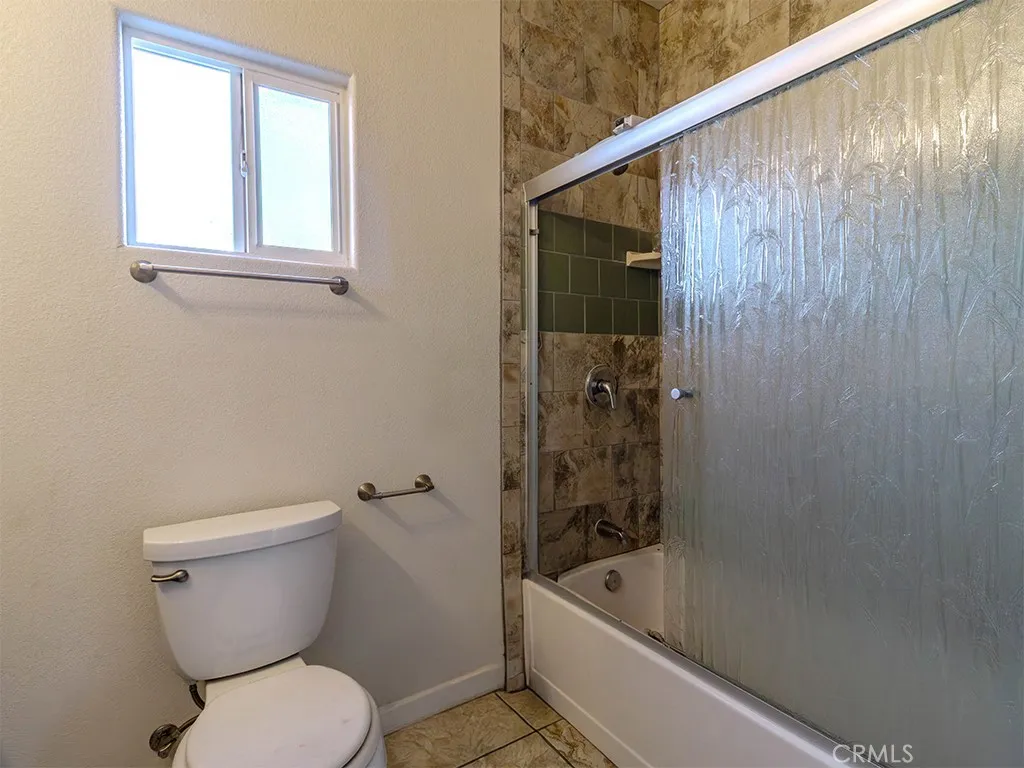 8632 S Fir Avenue, Los Angeles, California 90002 home-pic-12