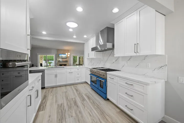 Soft Close Cabinets + Pullouts