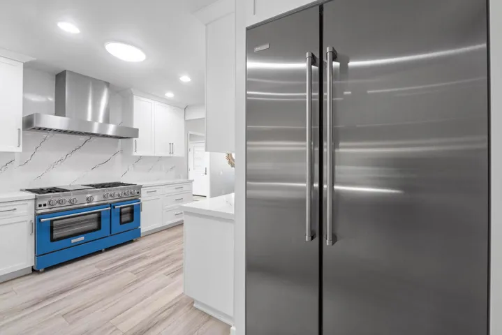 BlueStar Refrigerator/Freezer W/Ice Mkr