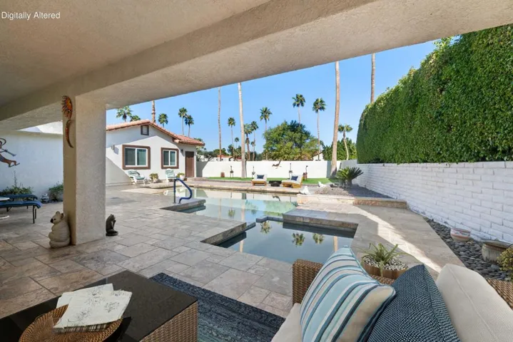 Outdoor Seating - Virtual Staging