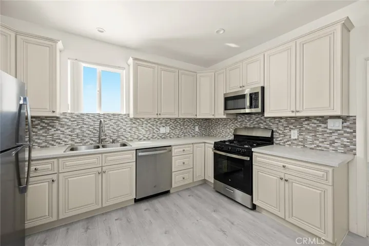 57 N Baldwin Avenue B, Sierra Madre, California 91024