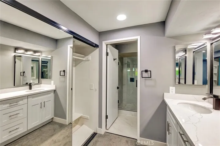 PRIVACY DOOR TO SHOWER AND TOILET