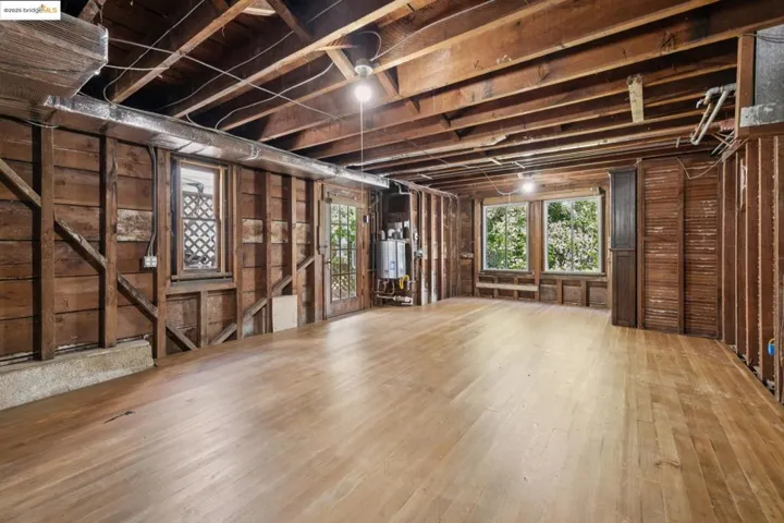 Basement unfinished bonus room