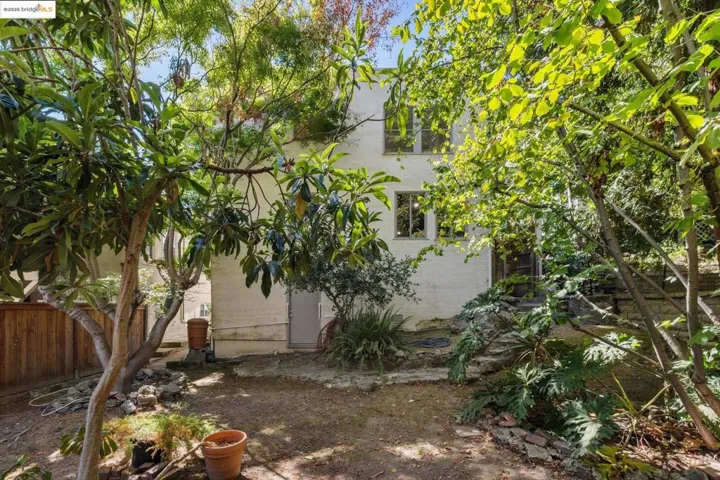 84 Portsmouth Rd, Piedmont, California 94610-1129