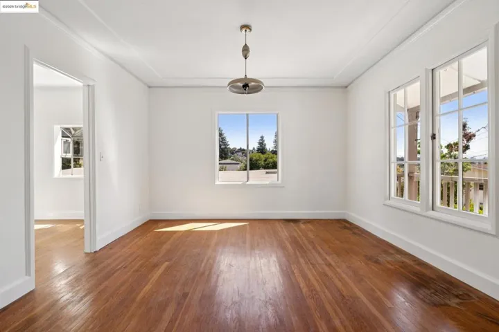 84 Portsmouth Rd, Piedmont, California 94610-1129