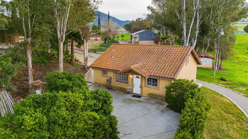 25450 Hayes Ave, Murrieta, California 92562 home-pic-20