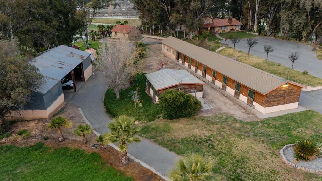 25450 Hayes Ave, Murrieta, California 92562 home-pic-21