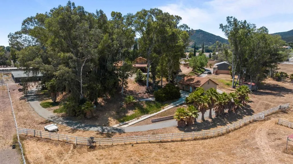 25450 Hayes Ave, Murrieta, California 92562 home-pic-18