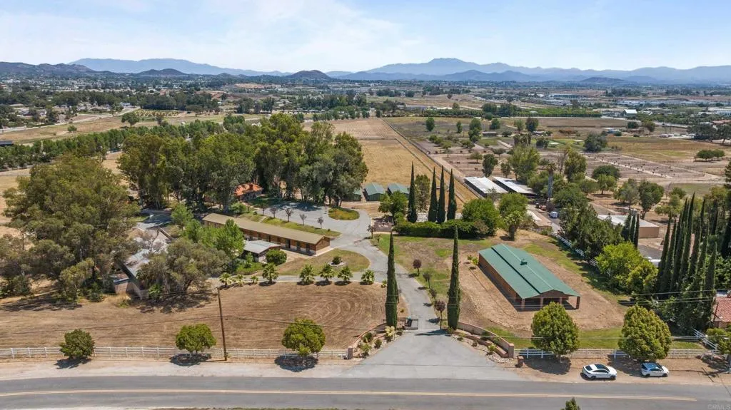 25450 Hayes Ave, Murrieta, California 92562 home-pic-19