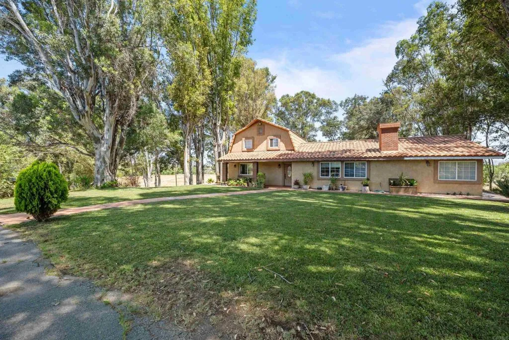 25450 Hayes Ave, Murrieta, California 92562 home-pic-2