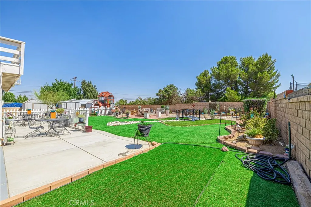 41738 Shain Ln, Quartz Hill, California 93536 home-pic-22