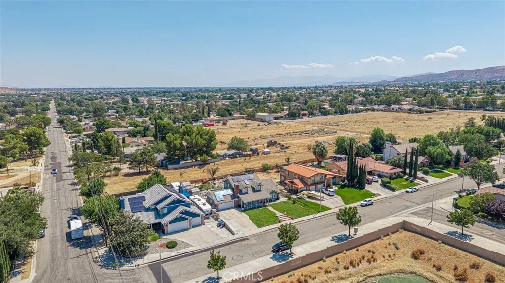 41738 Shain Ln, Quartz Hill, California 93536 home-pic-43