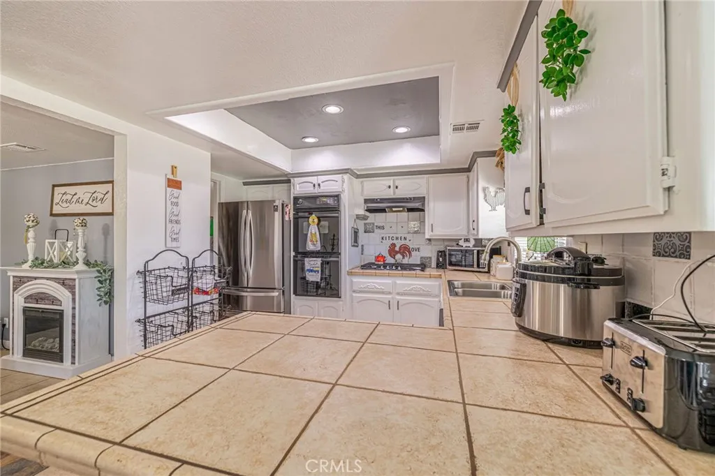 41738 Shain Ln, Quartz Hill, California 93536 home-pic-17