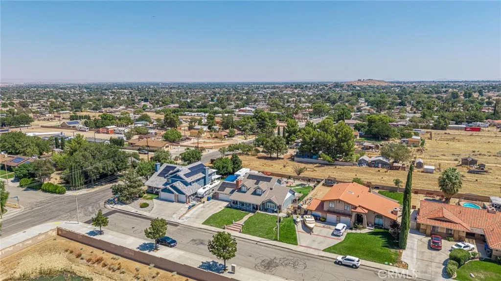 41738 Shain Ln, Quartz Hill, California 93536 home-pic-41