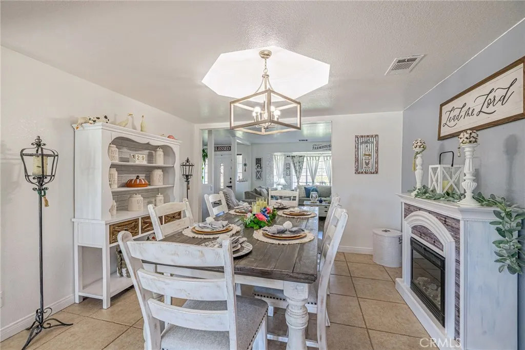 41738 Shain Ln, Quartz Hill, California 93536 home-pic-19