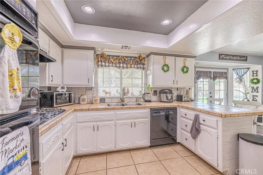 41738 Shain Ln, Quartz Hill, California 93536 home-pic-8