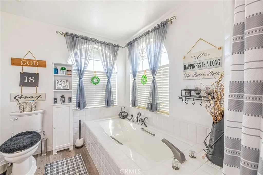 41738 Shain Ln, Quartz Hill, California 93536 home-pic-36