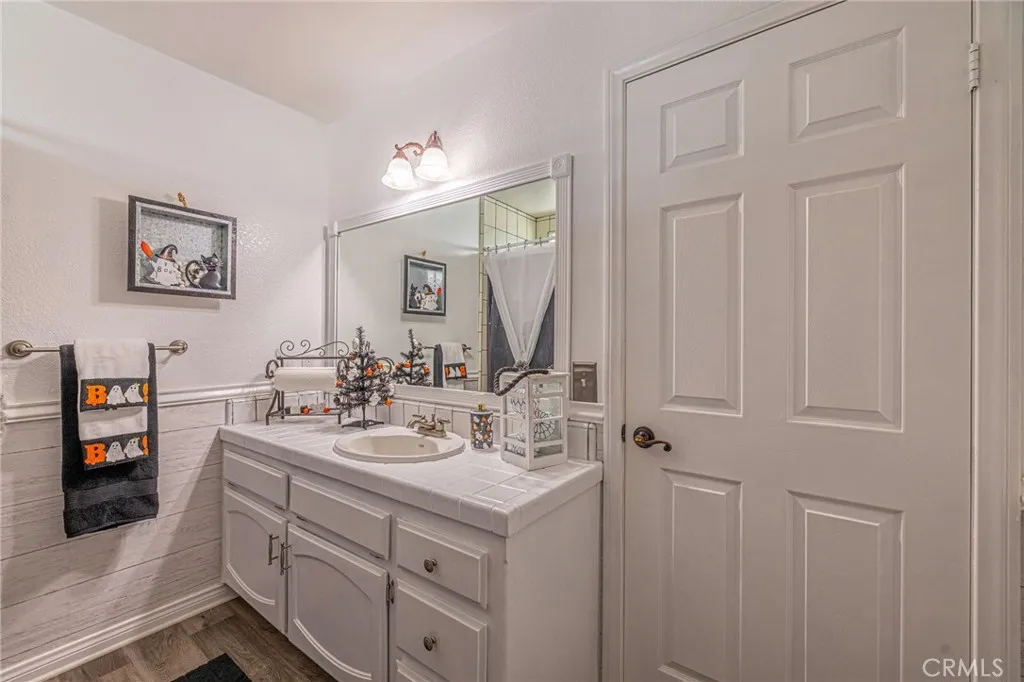 41738 Shain Ln, Quartz Hill, California 93536 home-pic-38
