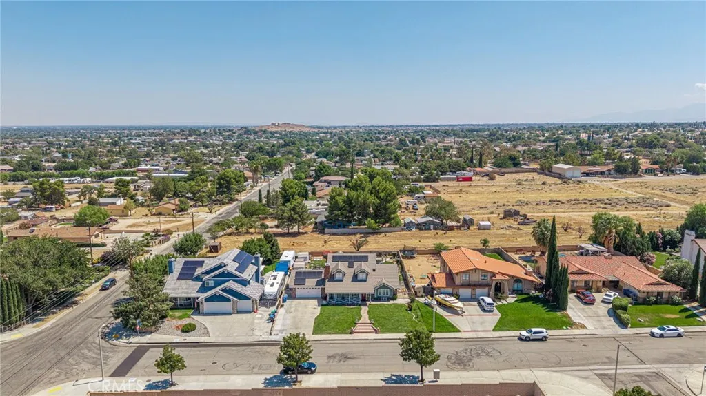 41738 Shain Ln, Quartz Hill, California 93536 home-pic-46